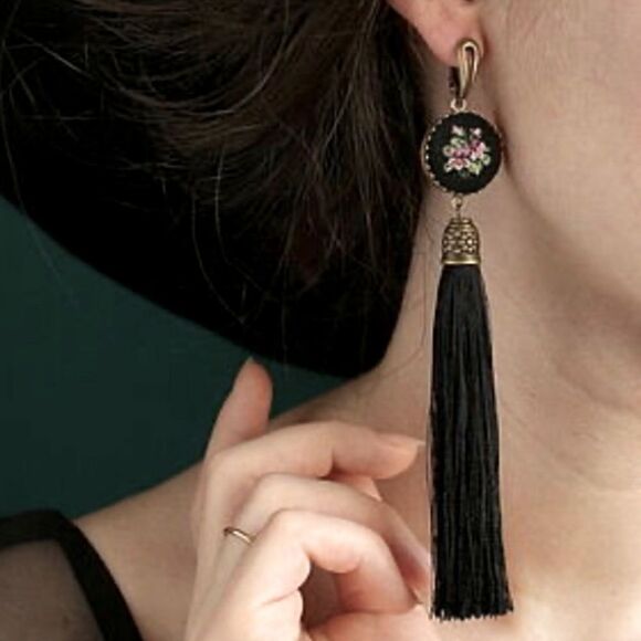 Women’s Black Earrings - Picture 2 of 7